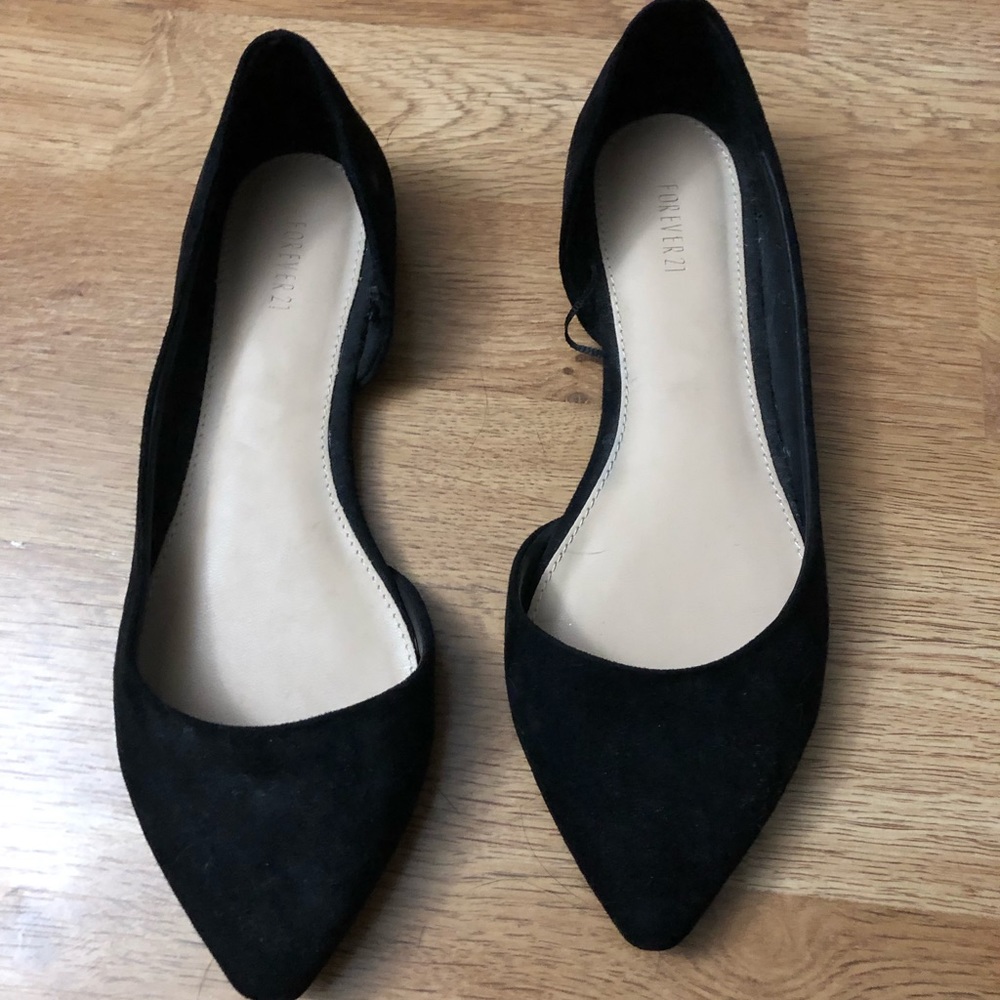 Black pointed toe flats